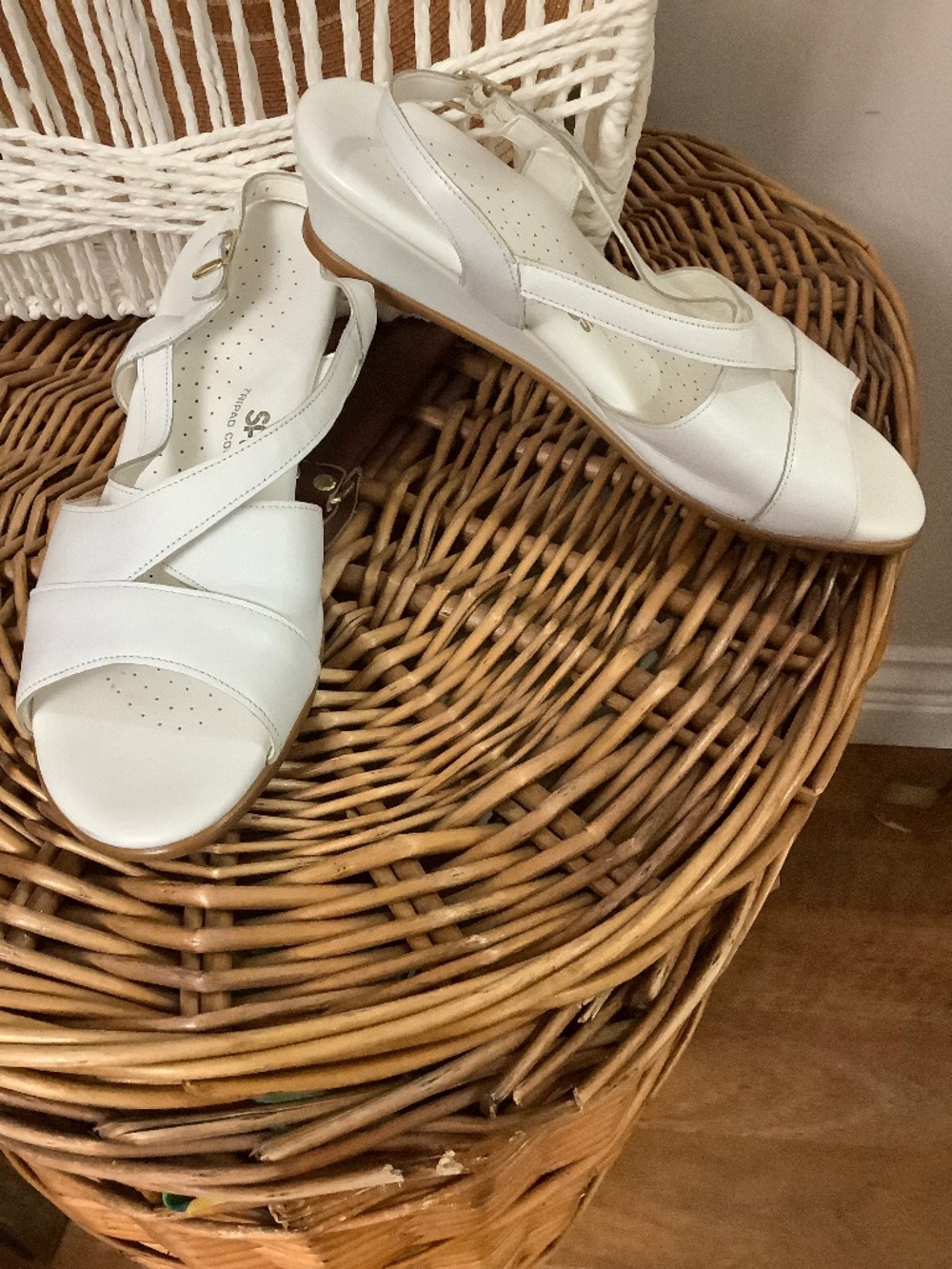 SAS Tripad Comfort Sandals 9.5 Med width